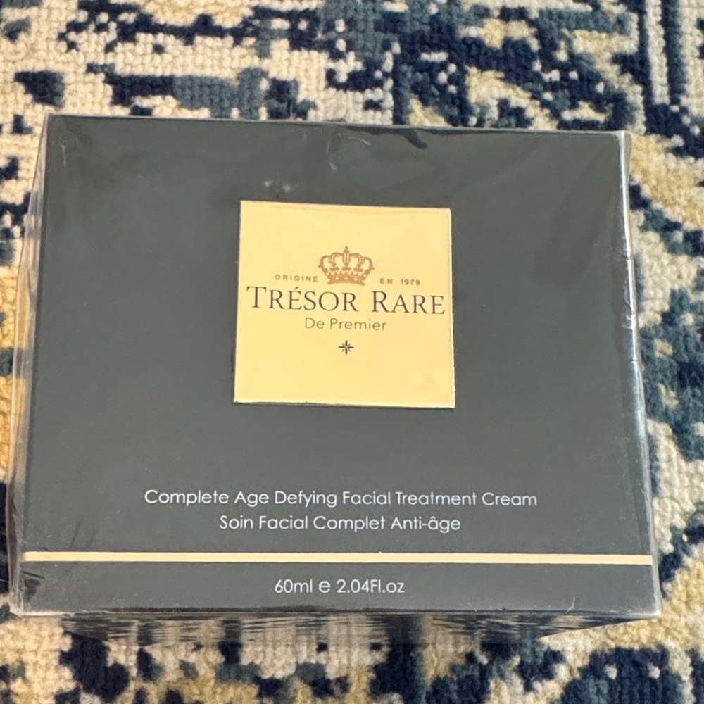 Trésor Rare Age Defying Facial Treatment Cream‎ sealed new